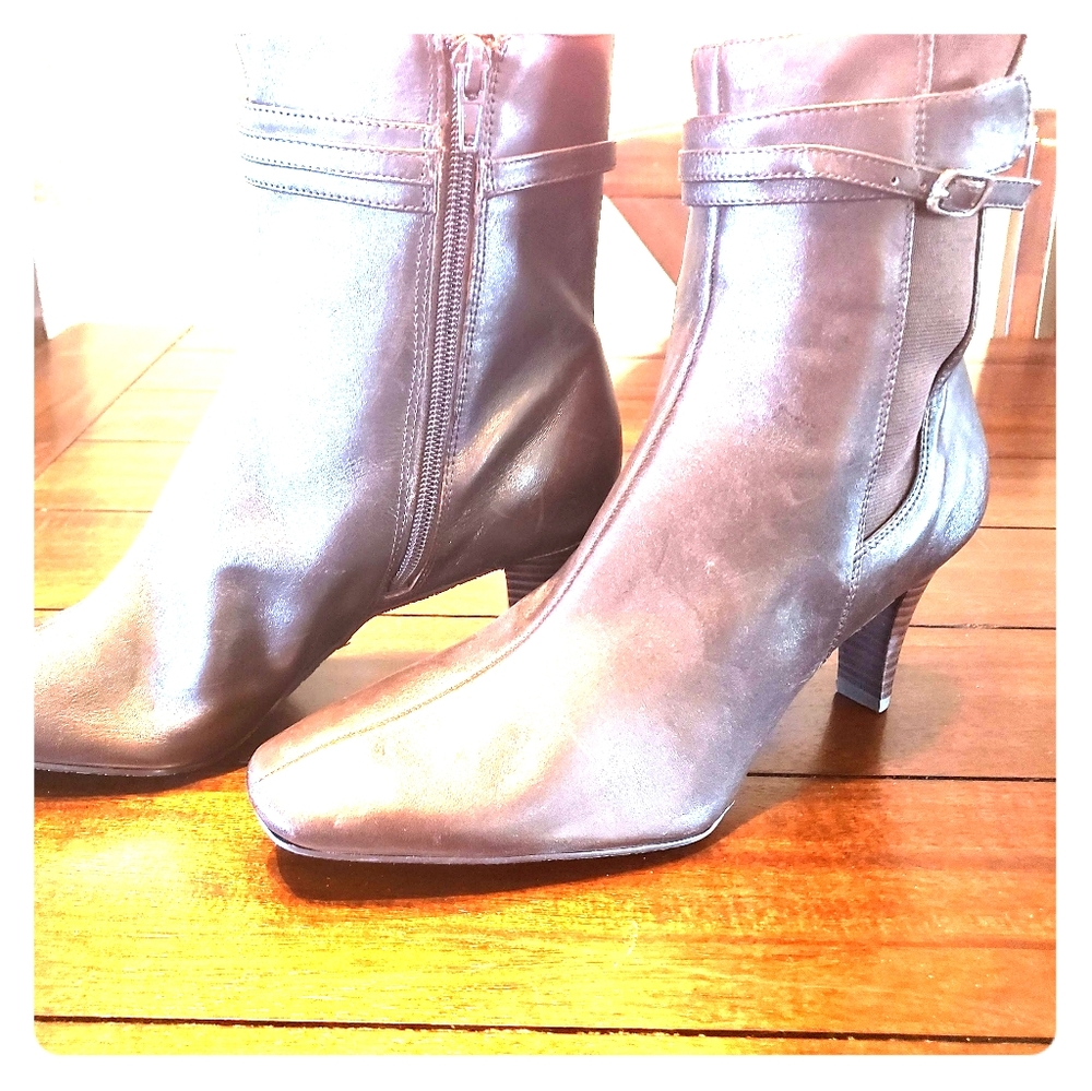 nine West real leather brown heeled ankle boots 10
